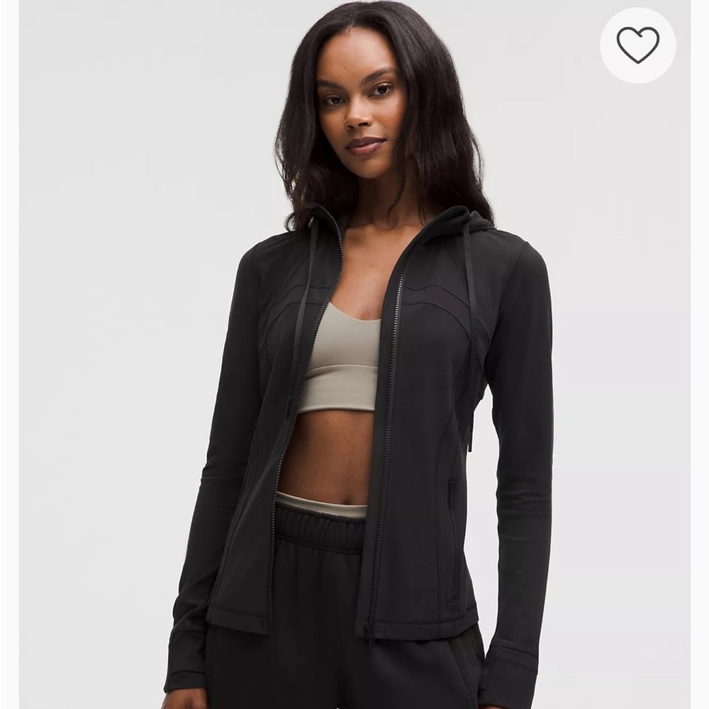 Lululemon Define Hooded Jacket
Nulu Zip-Up